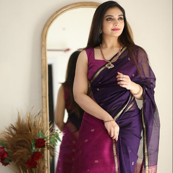 Elegant Silk Blend Kanjeevaram Sarees